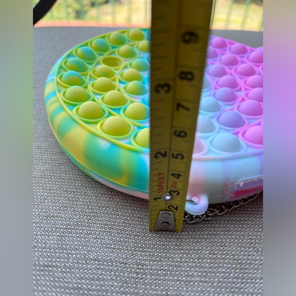 EUC Kids’ Sensory Pop It Fidget Rainbow Crossbody Bag - Picture 12 of 13